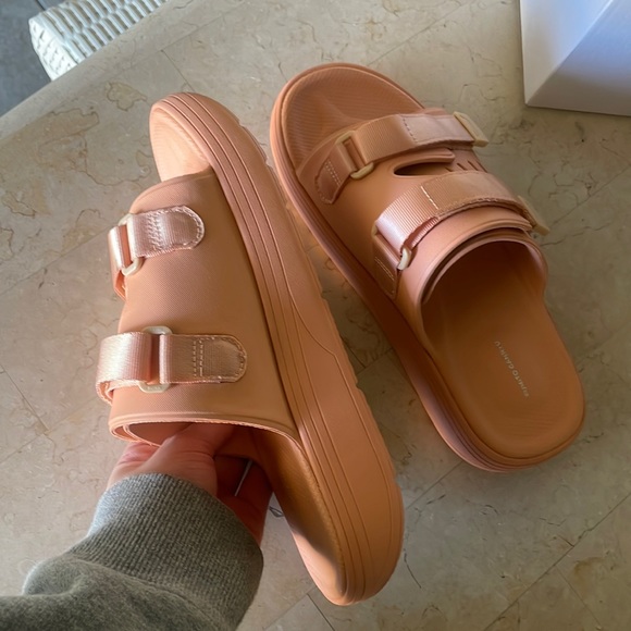 Brand new suicoke zurich salmon baby pink slides never worn! - Picture 6 of 7